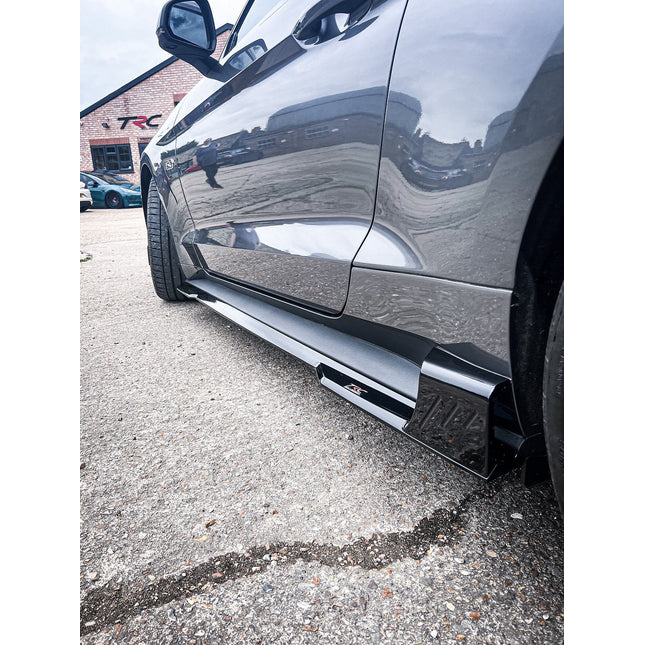 Triple R Composites - Ford Mustang 5.0L GT Facelift - Side Skirt Splitters