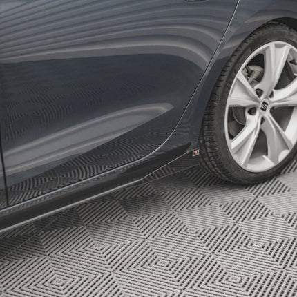 STREET PRO SIDE SKIRTS DIFFUSERS (+FLAPS) SEAT LEON FR MK4 (2020-) - Car Enhancements UK