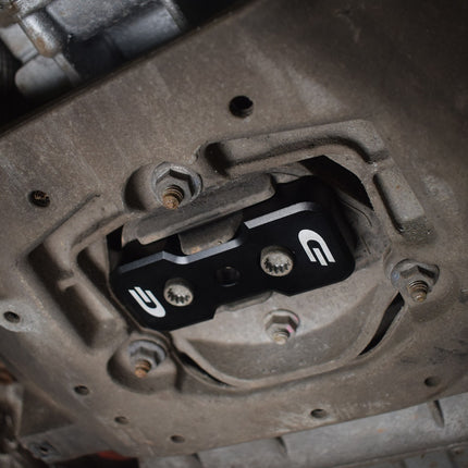 Direnza - Audi A4 / S4 / RS4 / A5 / S5 / RS5 / Q5 / SQ5 / B8 / 8T / 8R 08-17 - Gearbox Mount Insert - Car Enhancements UK